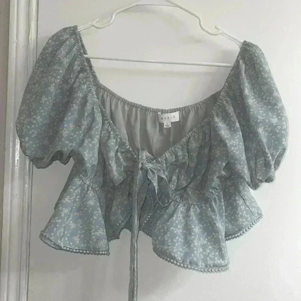 MABLE WOMENS FLORAL TOP SIZE L IN EXCELLENT CONDITION